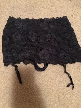 NWT Vintage Victoria Secret Skirted Lace garter Belt Thong Med Y2k Lingerie 00s